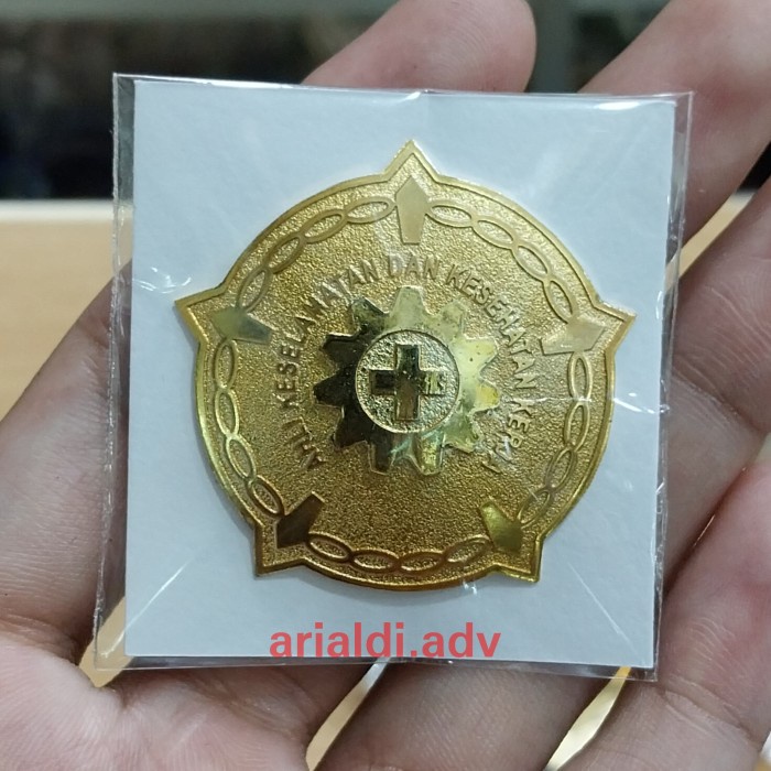 PIN AHLI K3 UKURAN 4 CM PIN PANCA KARSA AHLI K3 KUNINGAN SEPUH EMAS MAGNET