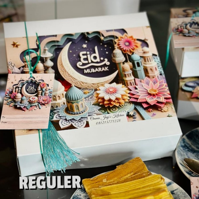 

Kue Lapis Legit Premium Wisman Hampers Imlek Lebaran Natal 20x20x6 cm