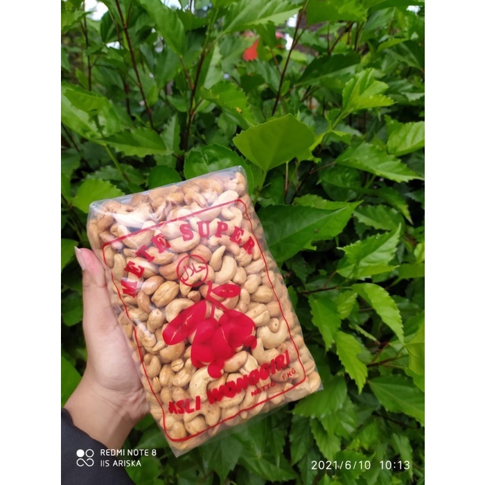 

Kacang Mete Mede Matang Super 1Kg Asli Wonogiri Terlaris