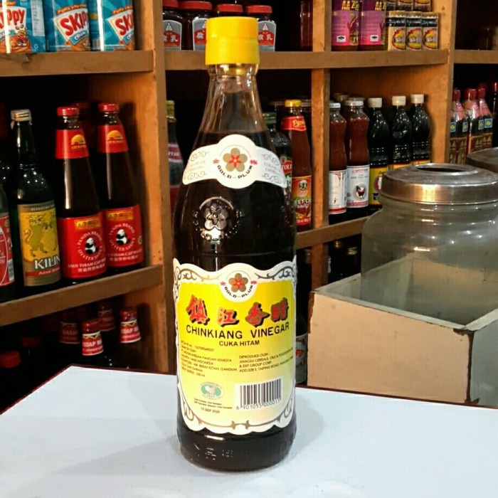 

Gold Plum Chinkiang Black Vinegar/ Cuka Hitam Chinkiang 550ml