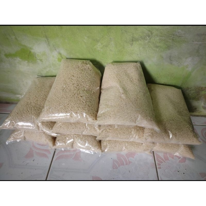 

Makanan Tradisional Oyek Leye Tiwul Kering Nasi tiwul