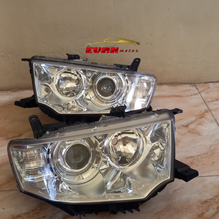 Headlamp Mitsubishi Pajero Sport Type Exceed (Bekas)