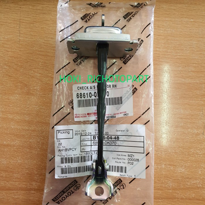 Stopper Check door pintu depan Innova 68610-0K070
