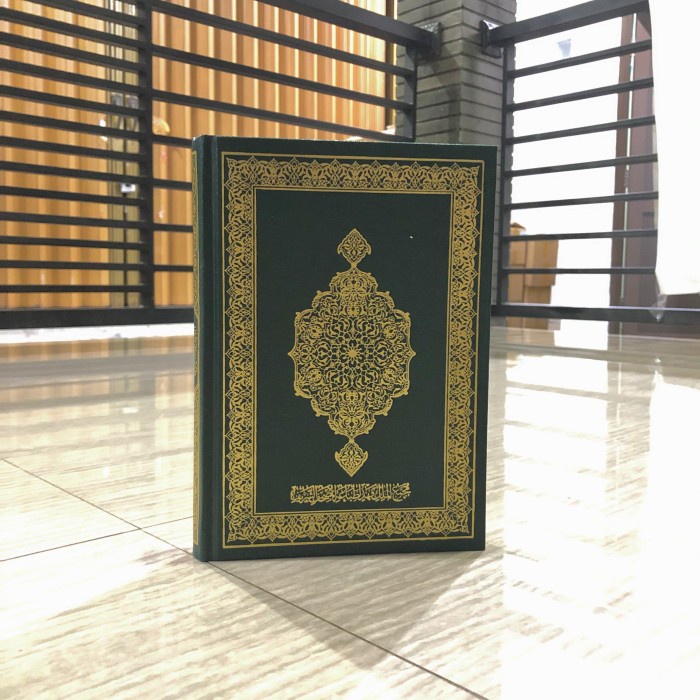 

Al Quran Mushaf Madinah asli Q4 / A5 14 x 20 ,Cetakan Madinah Asli