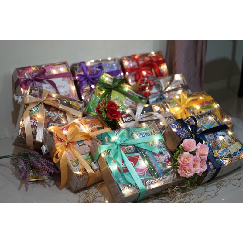

Terbaru Snack Gift Box/ Hampers Snack/ Snack Gift/ Hamper Snack/ Kado Wisuda/ Kado Kelulusan/ Hadiah