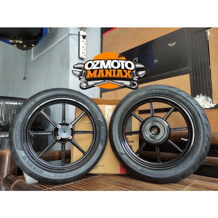 Wheel Set Velg Vrossi Vario 125 Venom Comet + Ban Pirelli Diablo Rosso