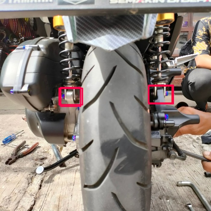 PREMIUM Baut Shock Belakang Kiri Kanan [AEROK,LEXI,NMAX,XMAX]