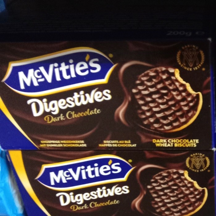 

mcvities digestive dark choclate wheat biscuit/biskuit gandum 200 gr Food Snack