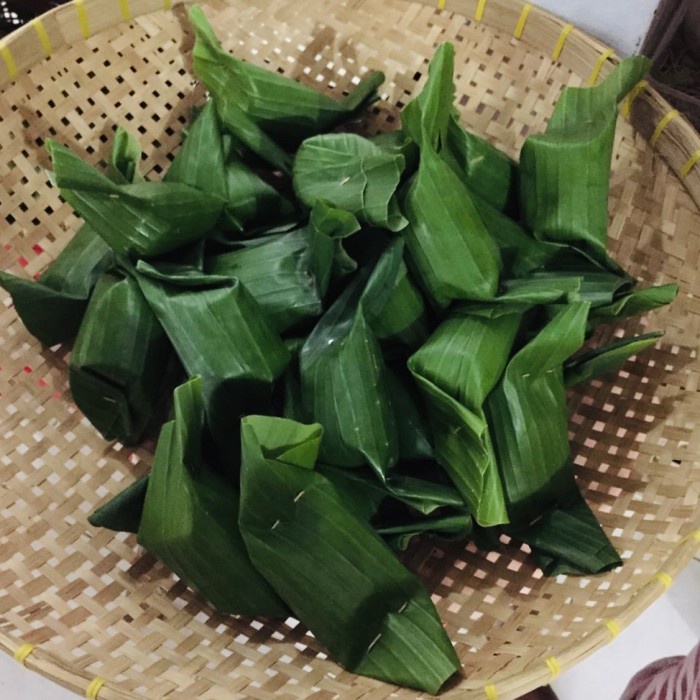 

Lezat- Ketan Gurih Ny Lany Ketan Bumbu Cirebon isi 5 dan isi 10