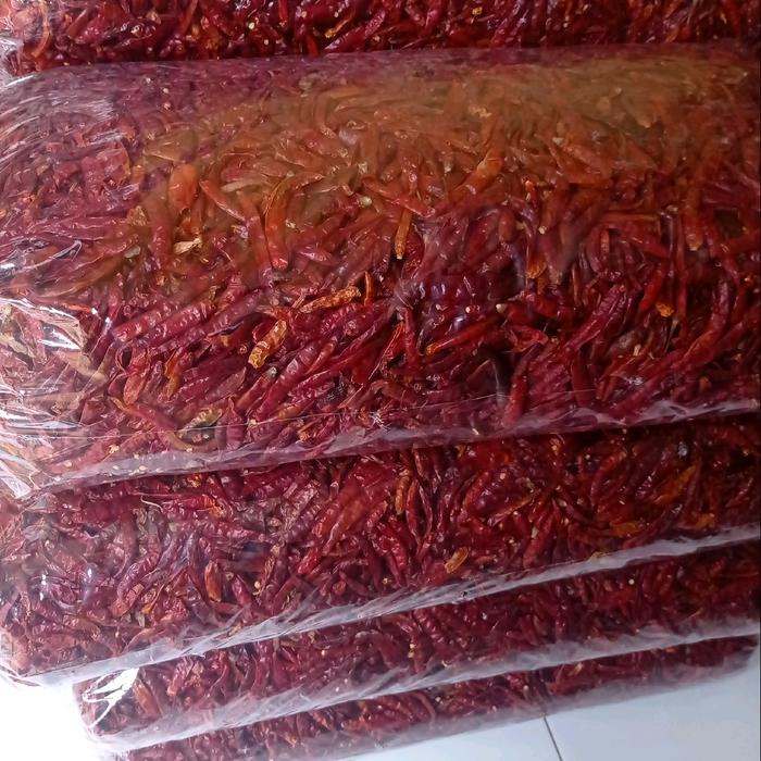 

Lezat- kemasan 1kg CABE. RAWIT/TEJA/CAPLAK KERING TANPA TANGKAI KUALITAS SUPER PEDAS Alami Merah