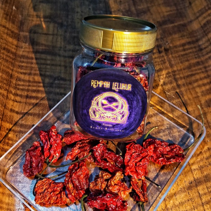 

Lezat- Rempah Leluhur Cabe Kering Carolina Reaper Terpedas Dunia In Jar 200ml
