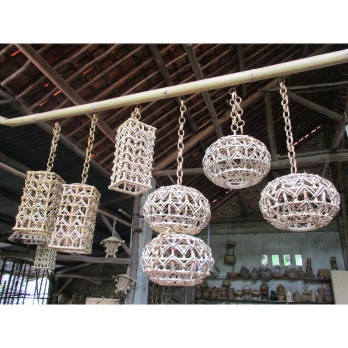 kap lampu rotan/kap lampu gantung