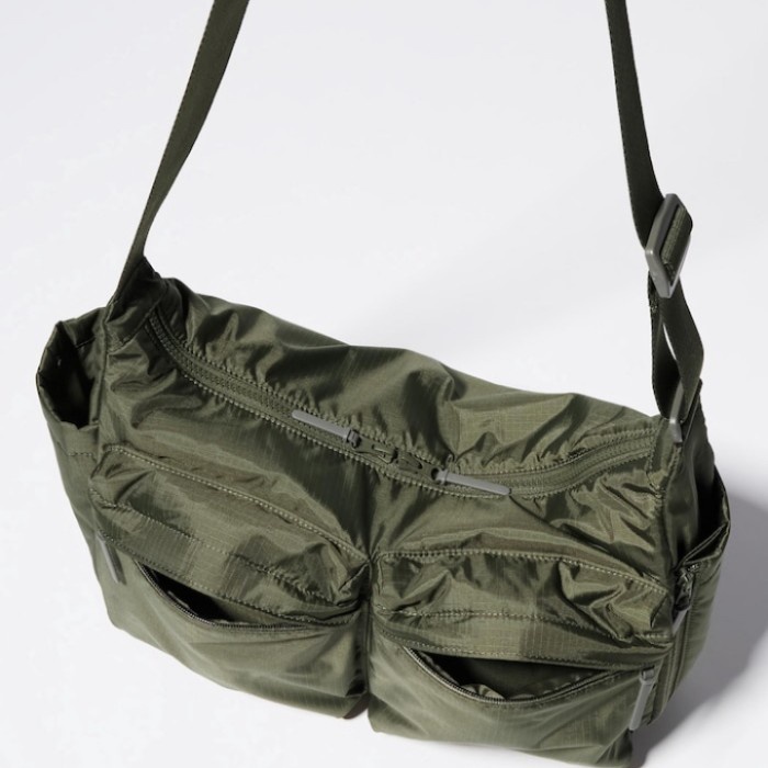 Tas Bahu Multi Saku Fungsional Shoulder Bag Unisex Uniqlo Original Jastip Terlaris