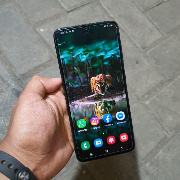 Handphone Hp Samsung Galaxy A70 6/128 Second Seken Murah Bekas *