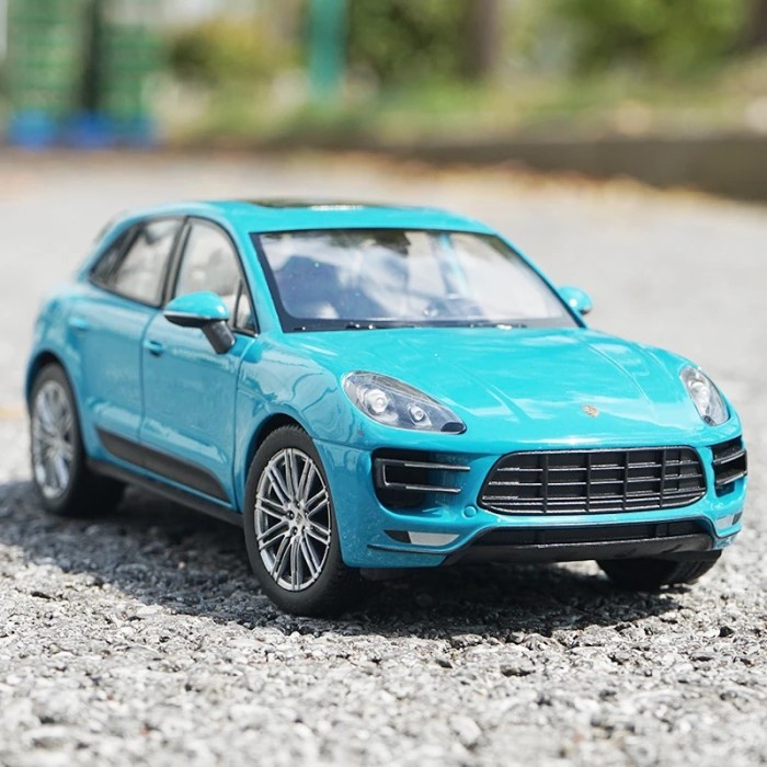 WELLY 1:24 Scale Porsche Macan Small Cayenne Suv Off-road Car Alloy