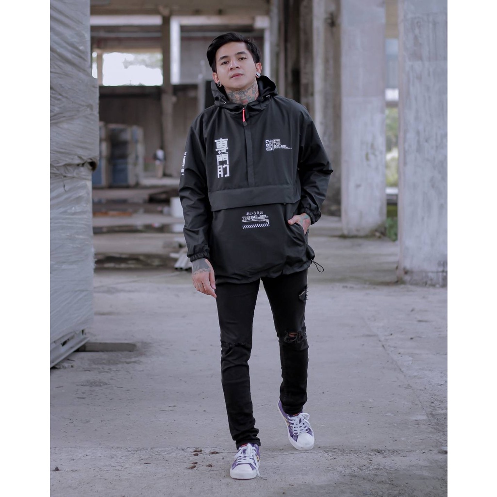 Jaket Parasut Outdoor Cagoule Jaket Anti Air / Gunung Pria Wanita Jepang Kanji Waterproof