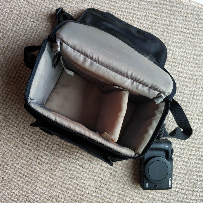 A017 Tas Kamera Lowepro Stockholm 120 Bag Camera Bekas Selempang Promo