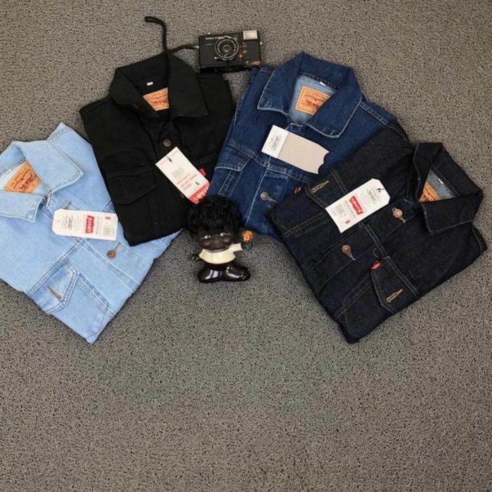 Lariss- Jaket Rompi Jeans Polos Santai hitam pria tebal