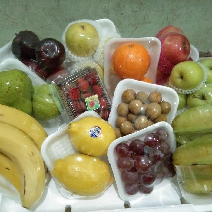 

BisaInstan- PAKET BUNDLING BUAH SEGAR / apel pir anggur strowberry pisang