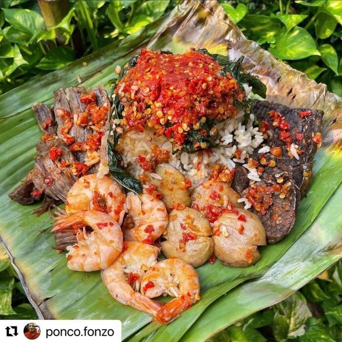 

NewZbgt- Nasi bakar jumbo isi 5 lauk bebas milih