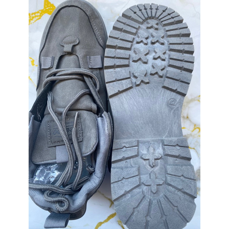 SEPATU LEEDO SIZE 42