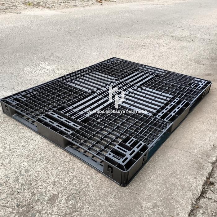 

TERLARIS Palet plastik bekas 140x110x10 pallet plastik double face