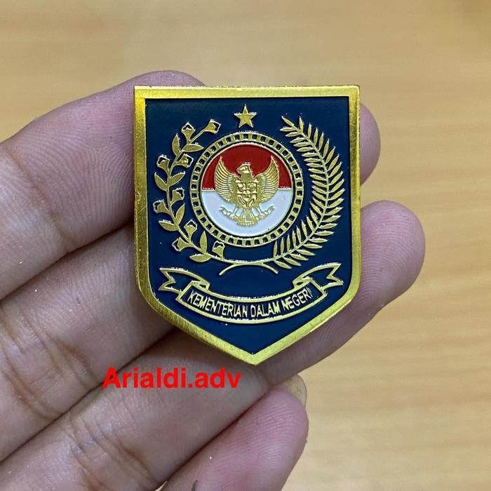 Ready Pin Kemendagri Pin Logo Kemendagri Kuningan Magnet Original