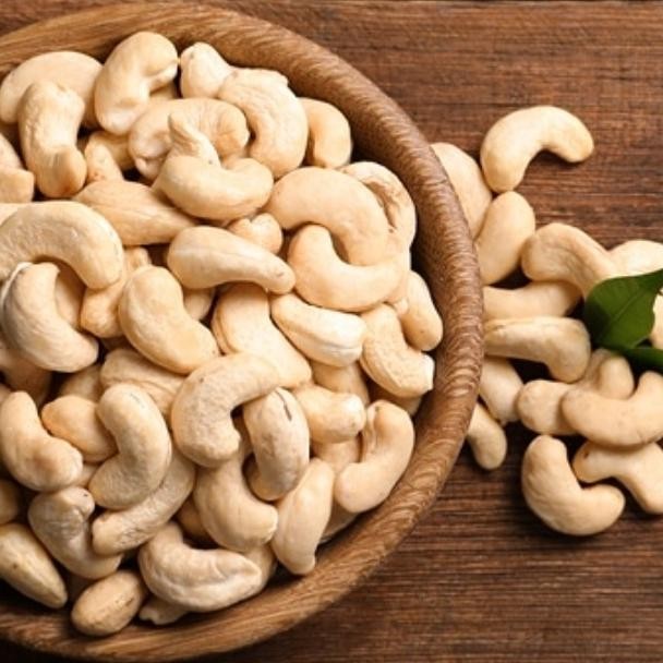 

RAW CASHEW 500gr , MEDE MENTAH 500gr