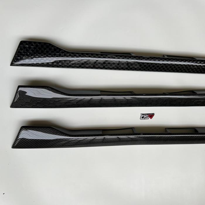 Trunklid fortuner vnt carbon kevlar list grill belakang fortuner vnt carbon