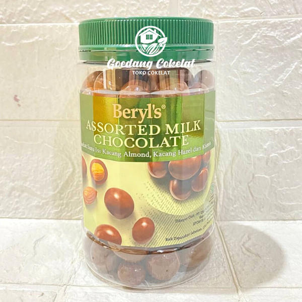 

Beryl's Beryls Crunchy Assorted Almond Green Tea Milk White Chocolate Kemasan Jar 450g