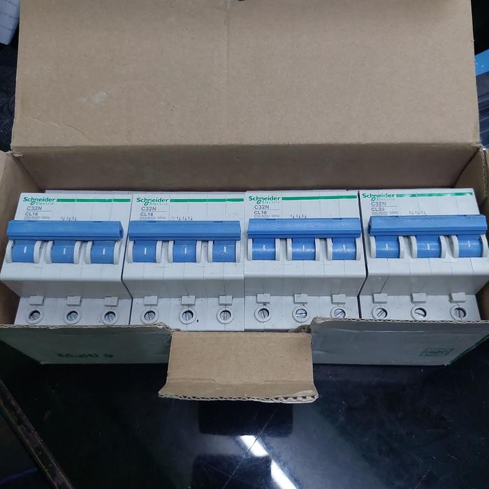 SCHNEIDER MCB C32N 16A 3P KEPALA BIRU PLN