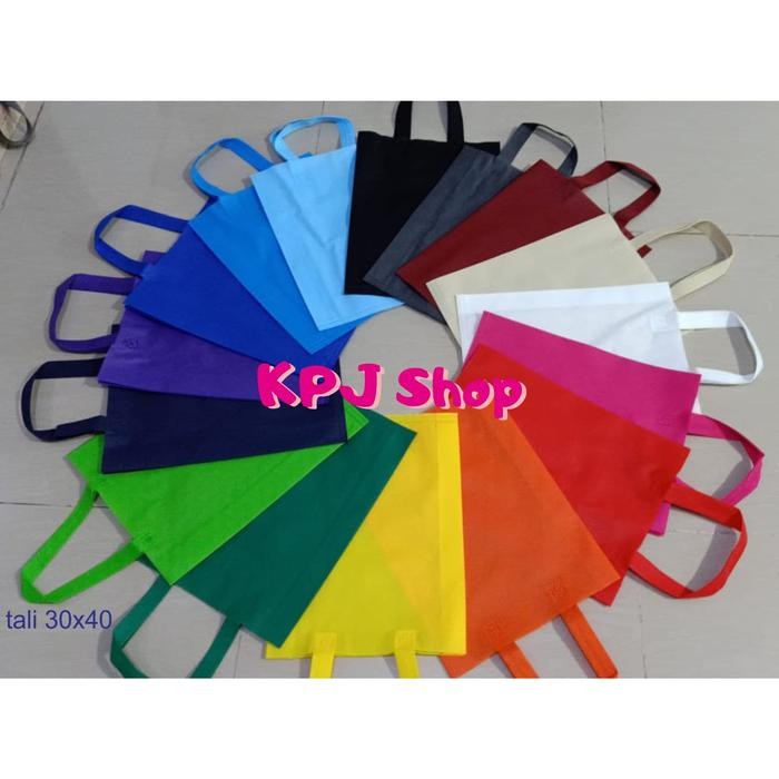

Pesta- Goodie bag / Tas spunbond lipat samping 30 x 40