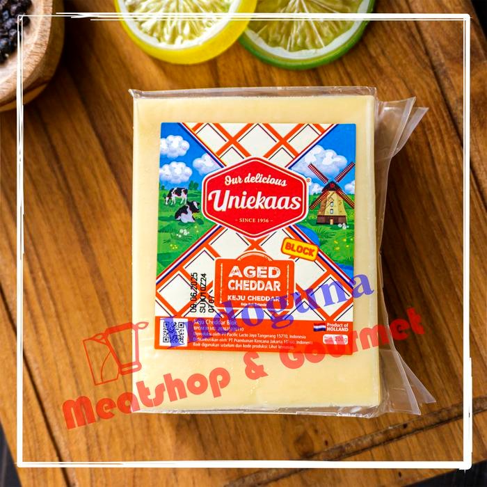 

BARANG TERLARIS Uniekaas Keju Belanda Aged Cheddar 200gr