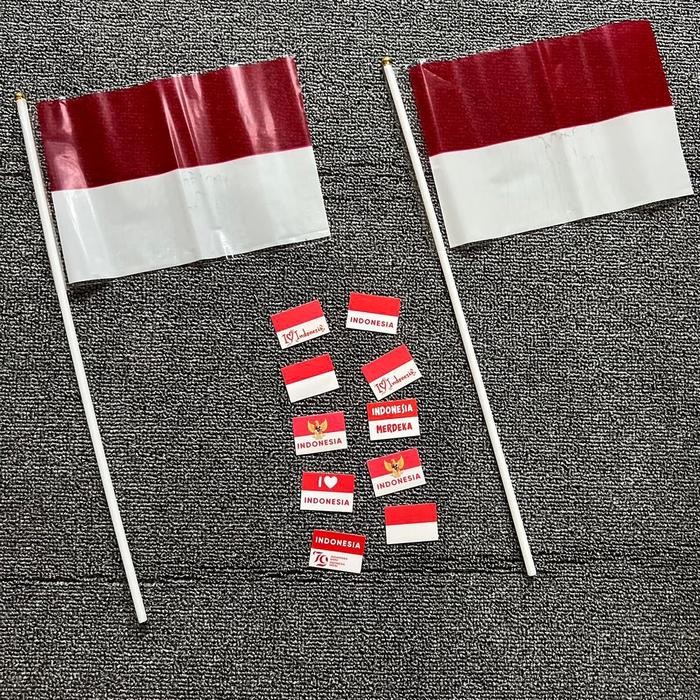 Bendera Merah Putih dan Stiker Wajah Kemerdekaan