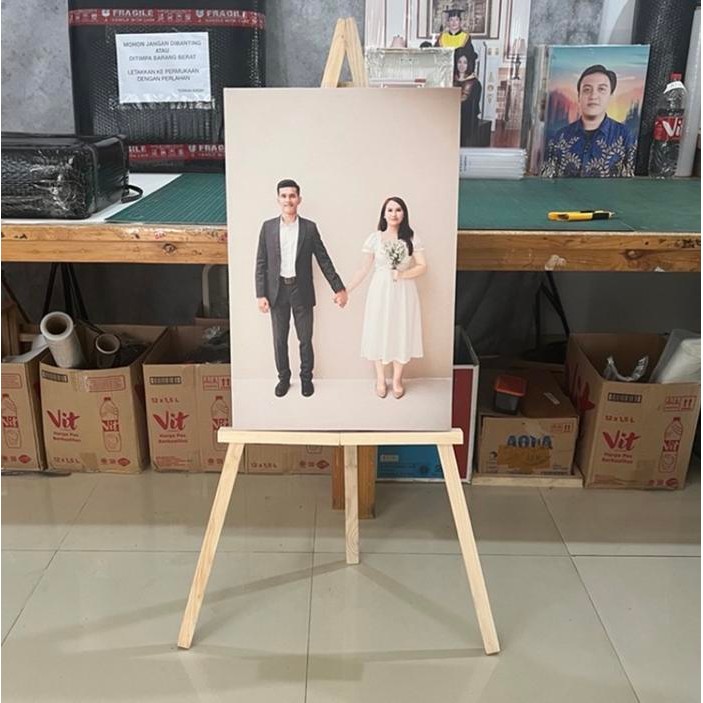 

TERBARU! Easel / Stand Kayu / Tripod Kayu untuk Foto