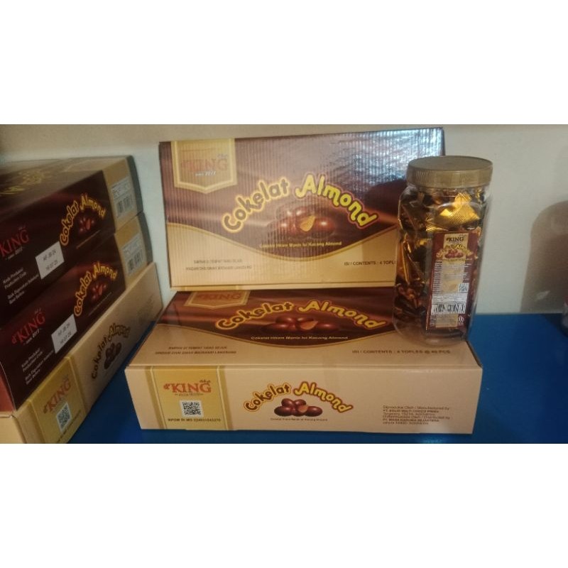 

coklat almond king musdalifah 1 dus ( isi 4 toples)