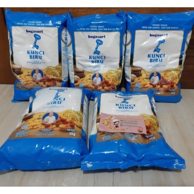 

Tepung Terigu Kunci Biru 1kg Original