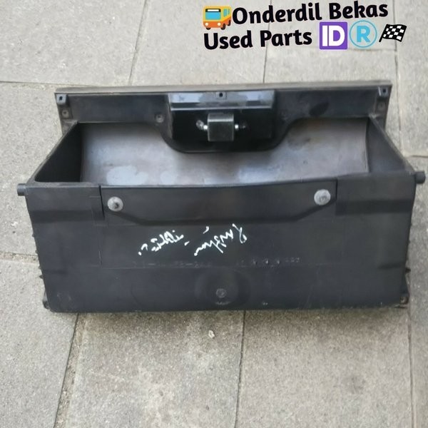 W8 Laci Glove Dashboard Isuzu Panther Kotak Tbr52 Bekas