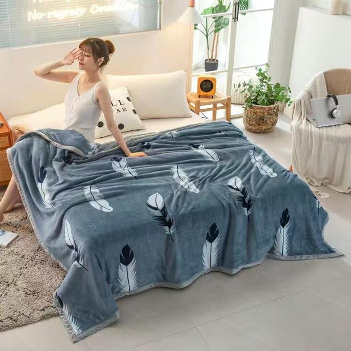 Selimut Bulu Halus Ukuran KING180x200 List Motif Bulu Murah Berkualitas Kado Kain