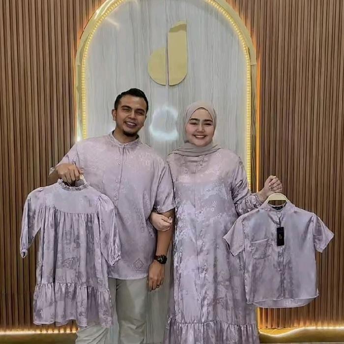 BEST SELLER By Dolla - Sarimbit Keluarga (PO FEB-MARET) - Sarimbit Keluarga Muslim Ibu dan Ayah Baju
