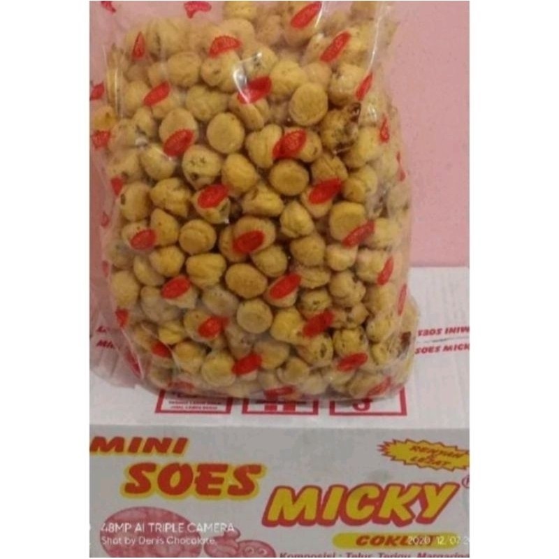 

Andrianbijaksana Soes Kering Isi Cokelat Berat 500Gr