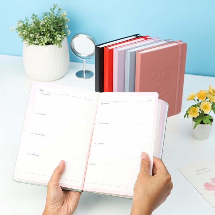 

Planner 2025 #Leather/ The Future Is/ Agenda Weekly Journal #Gratisongkir