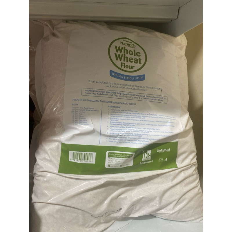 

Bogasari Naturich whole wheat flour / tepung gandum utuh 5kg
