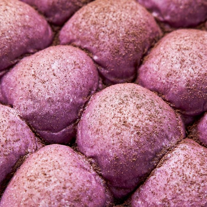 

JTTOP" (VEGAN) UBE OAT BUNS WITH TRIPLE CHOCOLATE