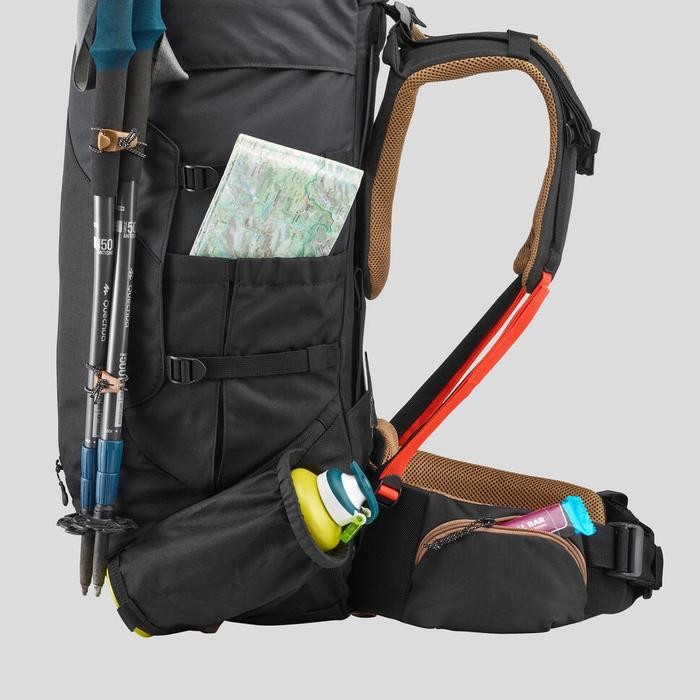 Cuci Gudang Decathlon Forclaz Tas Mendaki Pria Carrier Backpack Trek 100 Easyfit Black 50L - 8559690