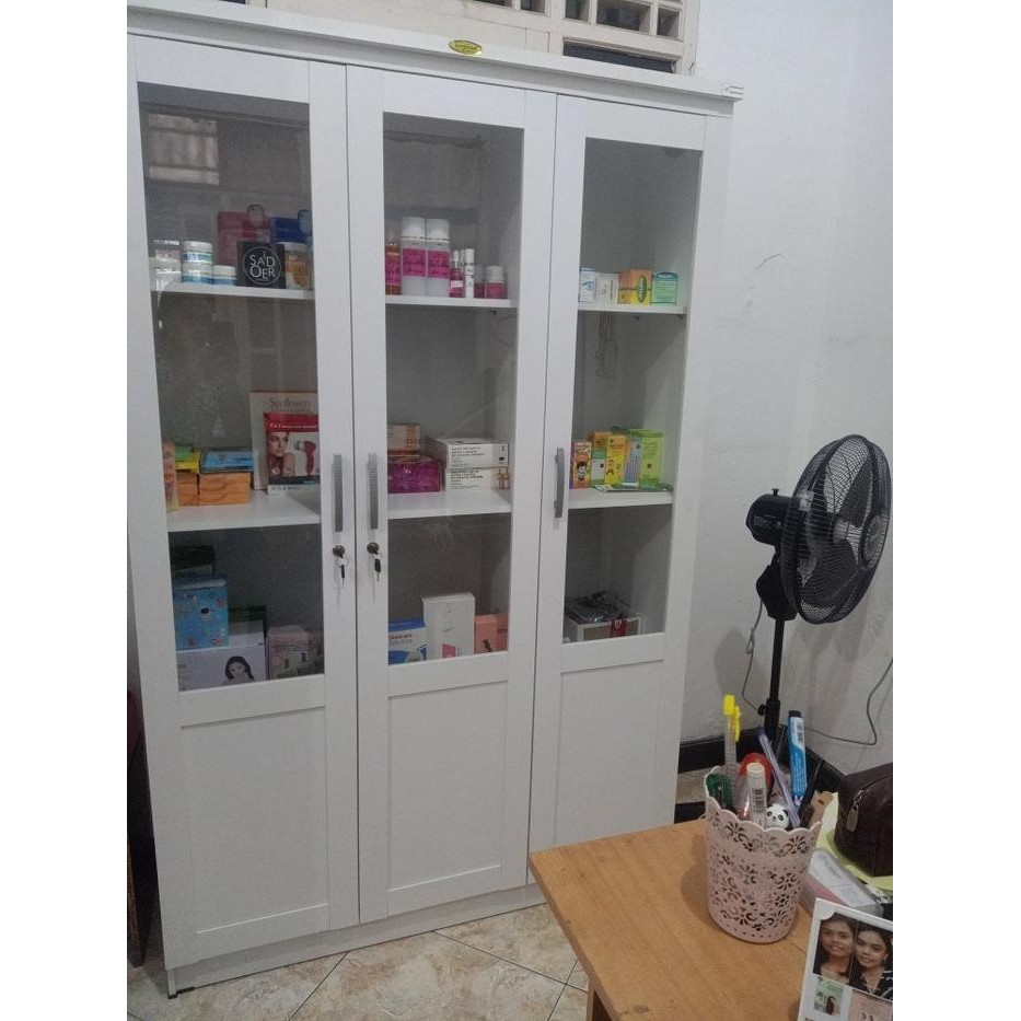 

Lemari Buku Lemari File Lemari Hias Serbaguna LHS 0702 LHS 0704 Kaca Minimalis Pajangan