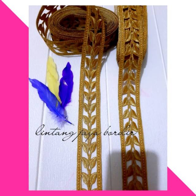 RB22 Renda roll daun padi