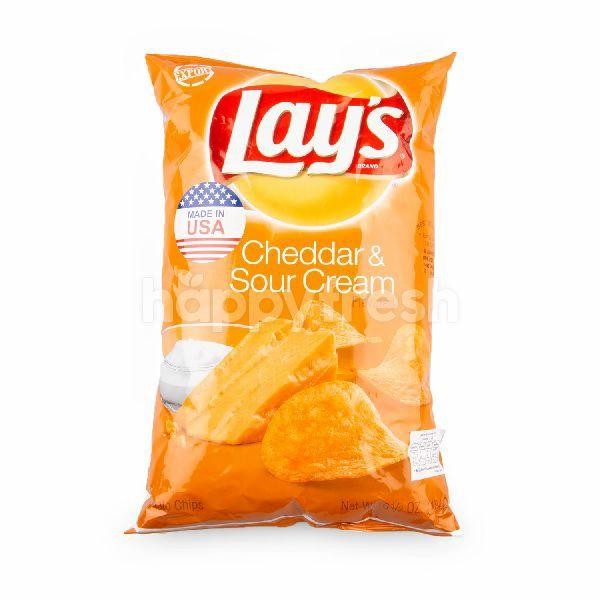 

SALE !!! LAY'S CHEEDAR & SOUR CREAM 185GR (MADE IN USA) READYY