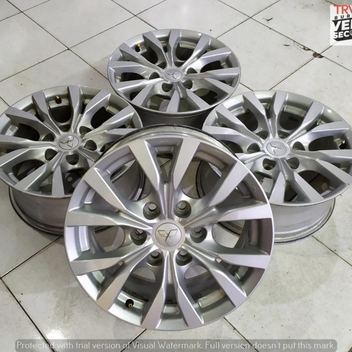 Velg mobil bekas original Mitsubishi Pajero sport Aceed Ring 17