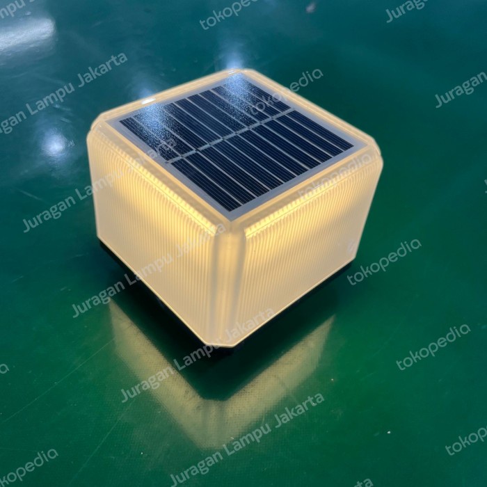 LAMPU TAMAN SOLAR CELL/LAMPU PILAR TENAGA SURYA/LAMPU PAGAR SOLAR